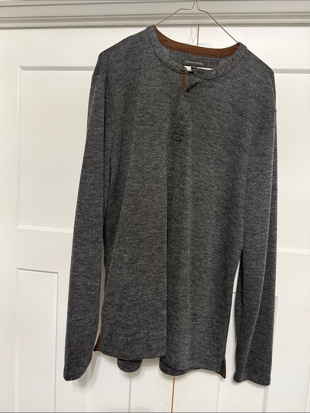 Banana Republic Men’s Gray Crewneck Henley with Brown Trim
